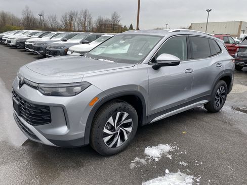 New 2025 Volkswagen Tiguan S image 4