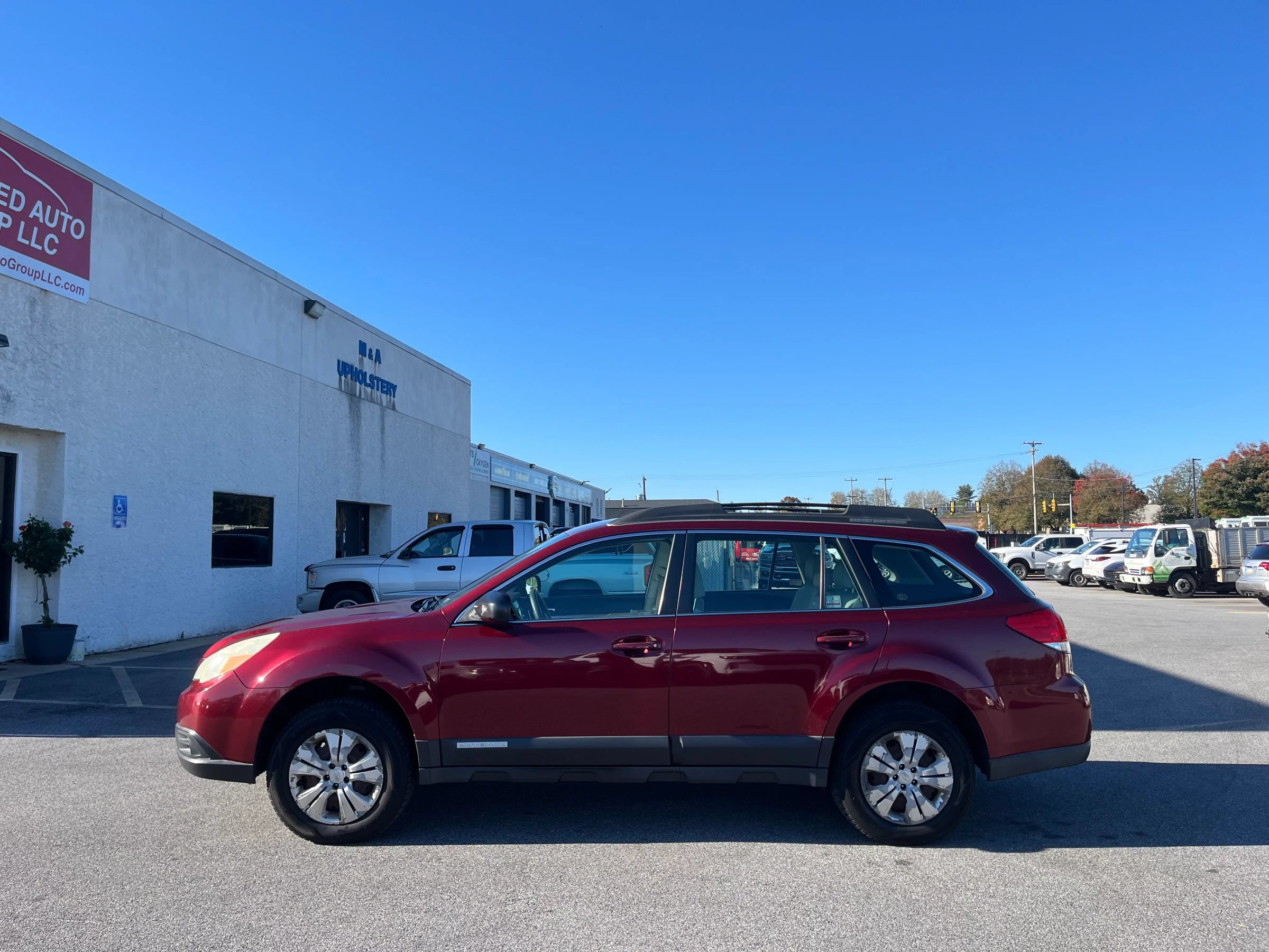 Used 2011 Subaru Outback 2.5i AWD/4WD image 2