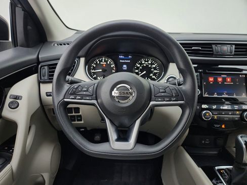 Used 2020 Nissan Rogue Sport SV image 19