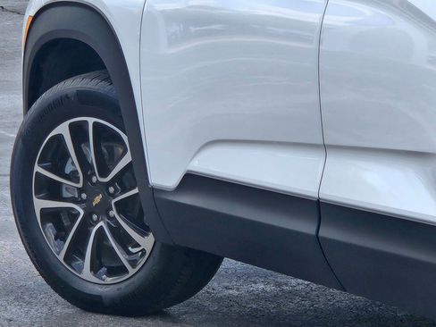 Certified 2025 Chevrolet TrailBlazer LT AWD/4WD image 15