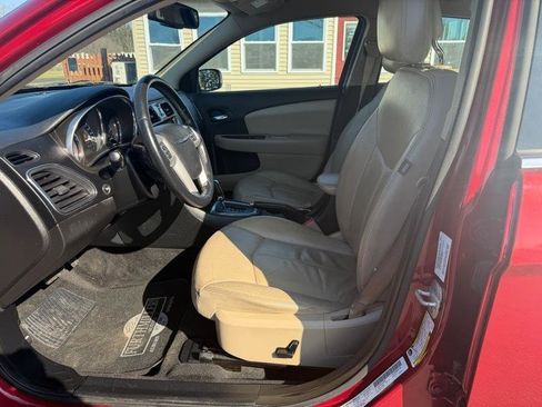 Used 2012 Chrysler 200 Limited image 3