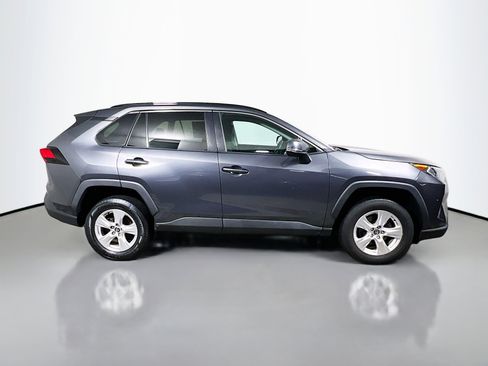 Used 2021 Toyota RAV4 XLE image 3