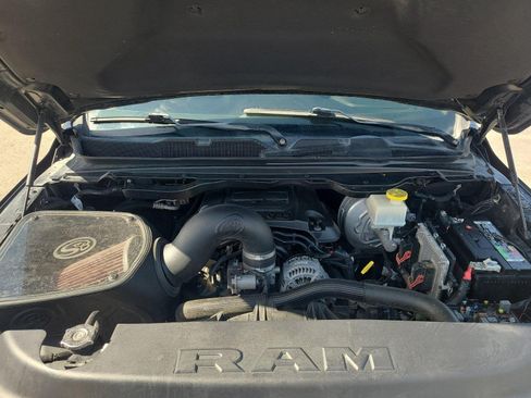 Used 2019 RAM 1500 Laramie AWD/4WD image 32
