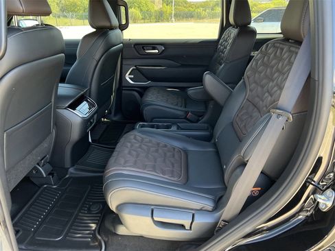 New 2026 Nissan Armada Platinum image 17