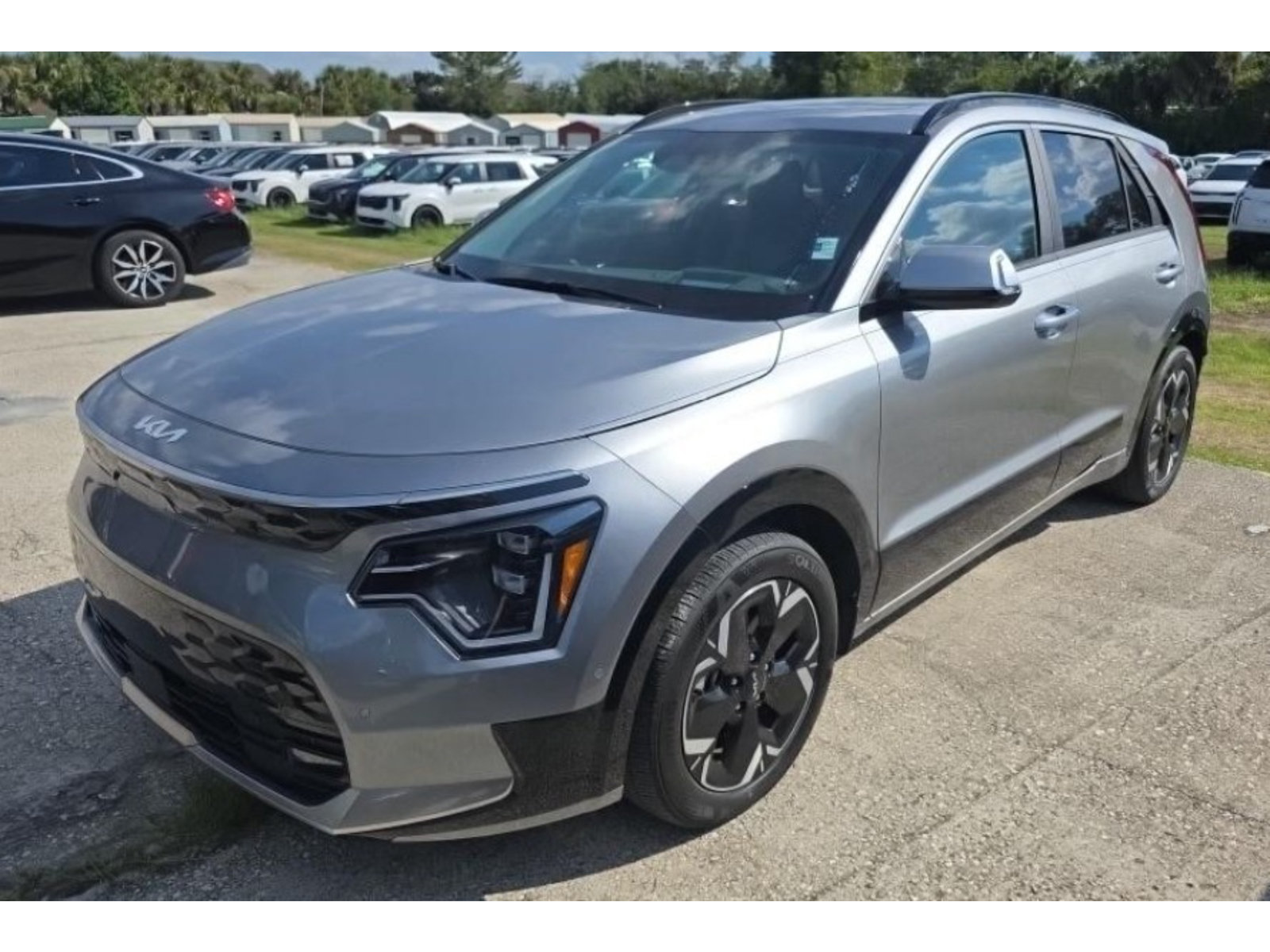 Used 2023 Kia Niro Wave FWD image 1