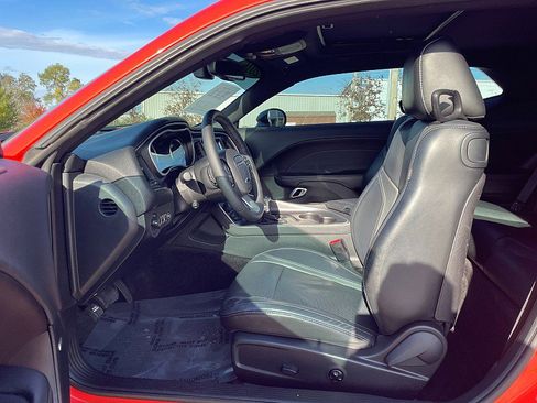Used 2016 Dodge Challenger SXT Plus image 13