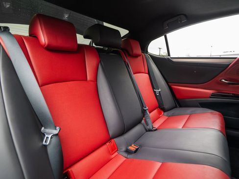 Used 2022 Lexus ES 300h F Sport image 33