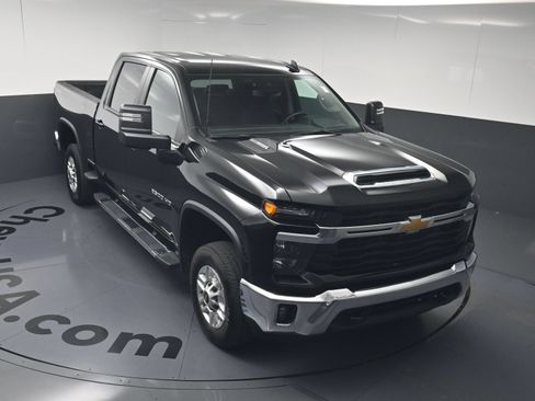 Used 2025 Chevrolet Silverado 2500 LT w/ Convenience Package AWD/4WD image 32