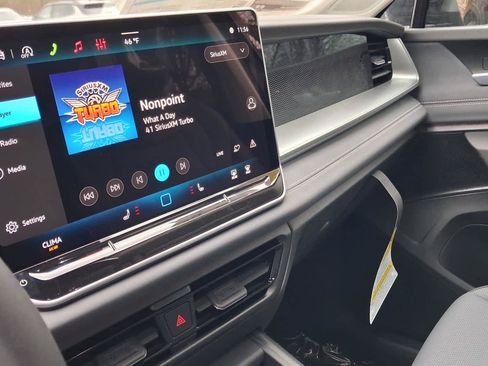 New 2026 Volkswagen Tiguan SE R-Line AWD/4WD image 18