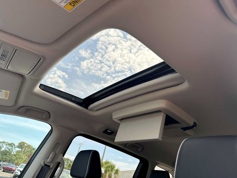 Certified 2026 Honda Odyssey Touring image 16