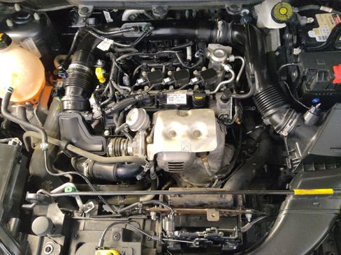 Used 2021 Ford EcoSport S image 30