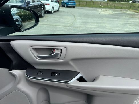 Used 2016 Toyota Camry LE image 25