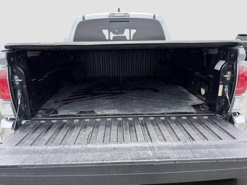Used 2020 Toyota Tacoma TRD Off-Road AWD/4WD image 20