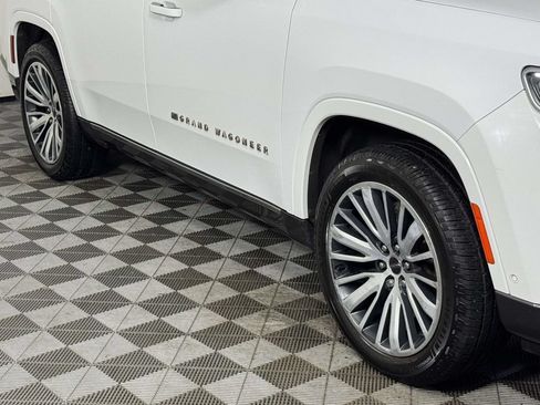 Used 2022 Jeep Grand Wagoneer Series III AWD/4WD image 12