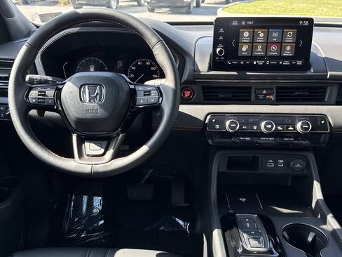 Used 2025 Honda Pilot TrailSport image 3