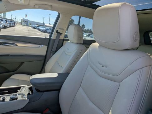 Certified 2022 Cadillac XT5 Premium Luxury image 13