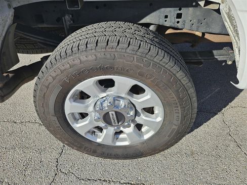 Used 2024 Ford F250 XLT image 39