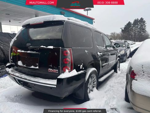 Used 2011 GMC Yukon Denali image 4