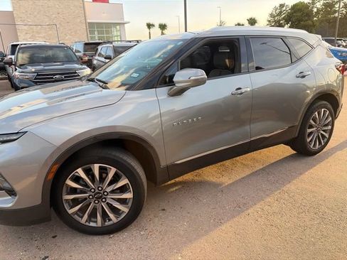 Used 2023 Chevrolet Blazer Premier w/ Enhanced Convenience Package FWD image 2