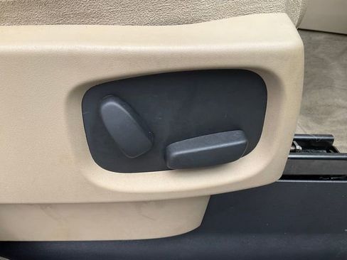 Used 2013 Land Rover LR4 HSE image 22