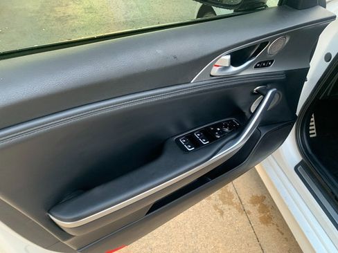 Used 2019 Kia Stinger GT1 AWD/4WD image 21
