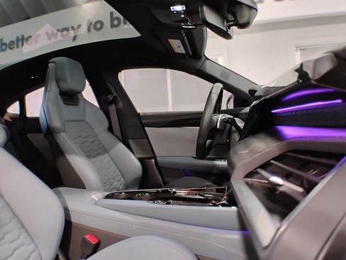 Used 2022 Audi e-tron GT Prestige w/ Prestige Package image 85