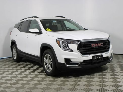 Used 2023 GMC Terrain SLE w/ Driver Convenience Package image 25