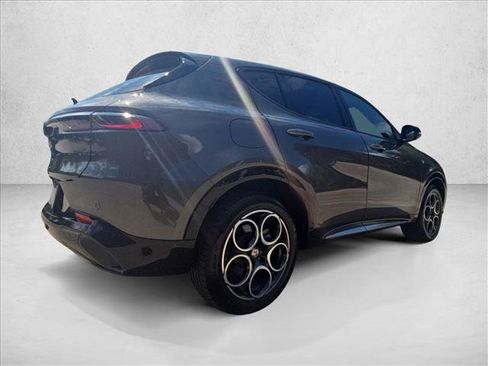 Used 2024 Alfa Romeo Tonale Ti w/ Premium Interior Package AWD/4WD image 5