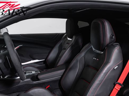Used 2020 Chevrolet Camaro ZL1 RWD image 26