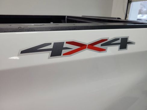 Used 2022 Chevrolet Silverado 1500 LT image 28