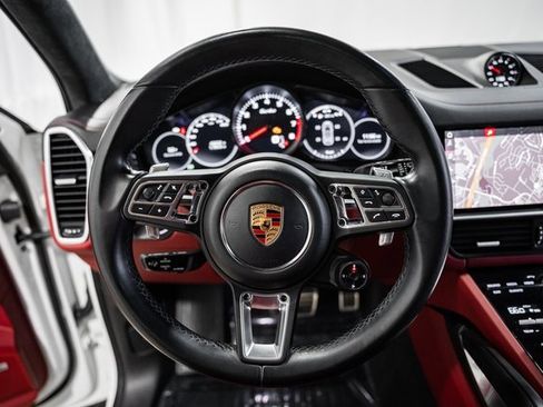 Used 2021 Porsche Cayenne Turbo image 27