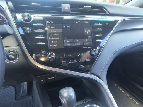 Used 2020 Toyota Camry XSE image 18