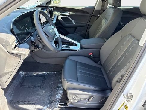 Certified 2025 Audi Q5 Premium w/ Convenience Package AWD/4WD image 16
