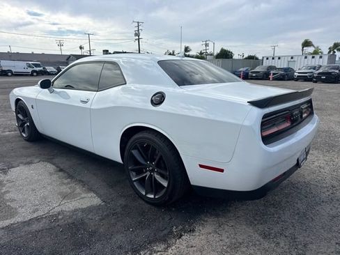 Used 2019 Dodge Challenger R/T Scat Pack w/ Shaker Package RWD image 9