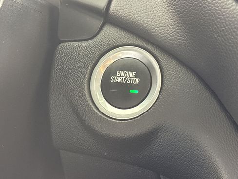 Used 2024 Chevrolet Equinox LT AWD/4WD image 17
