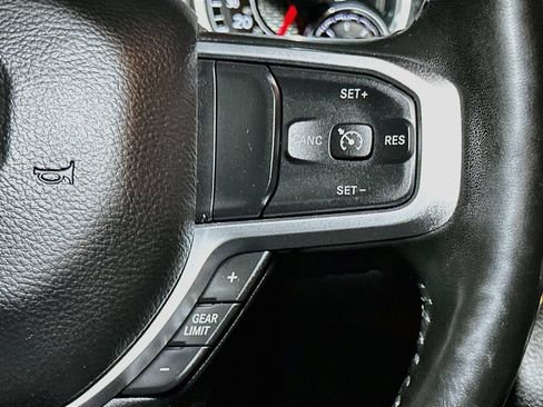 Used 2020 RAM 1500 Big Horn AWD/4WD image 37