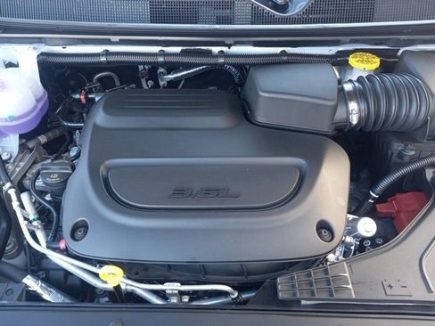 New 2026 Chrysler Pacifica Select image 28