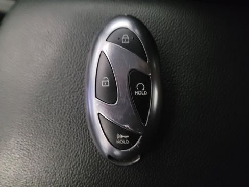Used 2025 Hyundai Elantra SEL FWD image 32