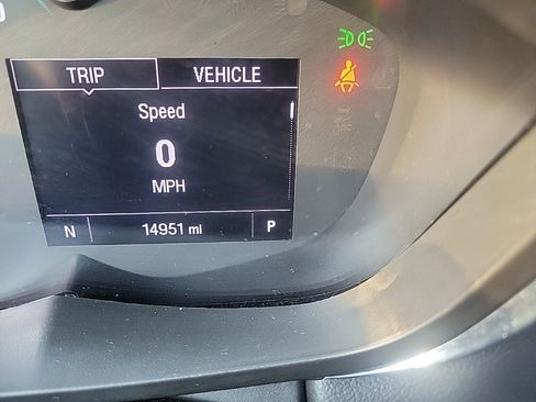 Used 2020 Chevrolet Trax LT w/ LT Convenience Package image 6