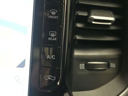 Used 2025 RAM 1500 Big Horn AWD/4WD image 14