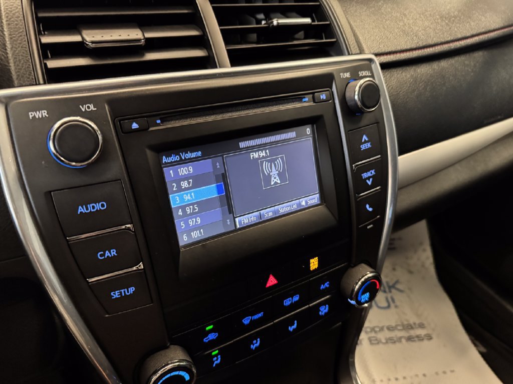 Used 2017 Toyota Camry SE FWD image 13