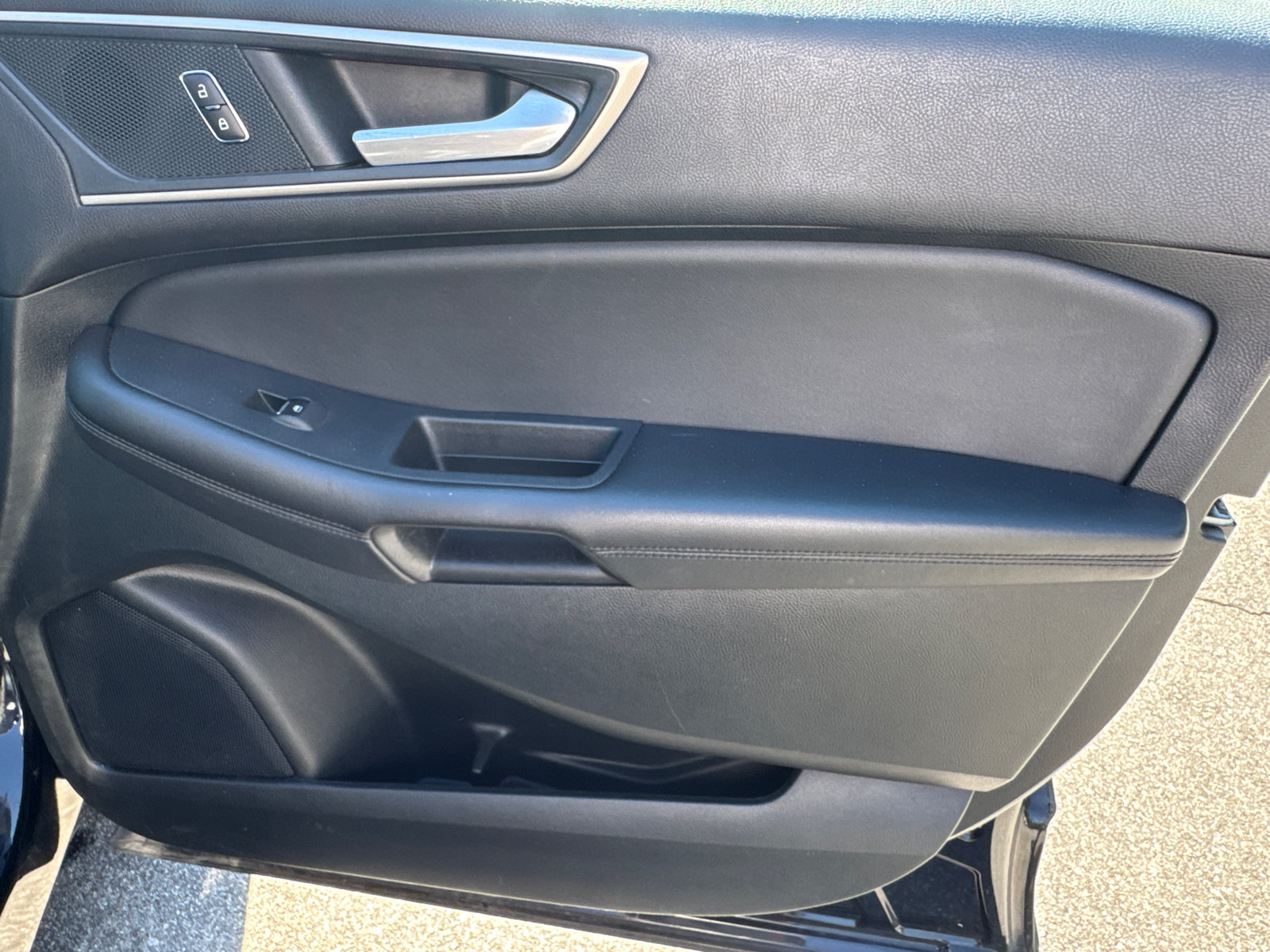 Used 2024 Ford Edge SEL AWD/4WD image 16
