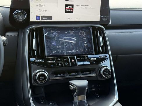 New 2026 Lexus LX 600 4WD w/ Luxury Package image 15