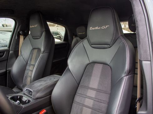 Used 2023 Porsche Cayenne Turbo GT AWD/4WD image 12