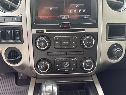 Used 2015 Ford Expedition XLT w/ Equipment Group 202A RWD image 41
