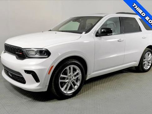 Used 2024 Dodge Durango GT image 2