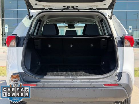 Used 2025 Toyota RAV4 XLE FWD image 25
