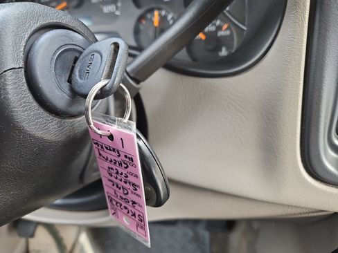 Used 2004 GMC Sierra 1500 SLT w/ Off-Road Package image 29