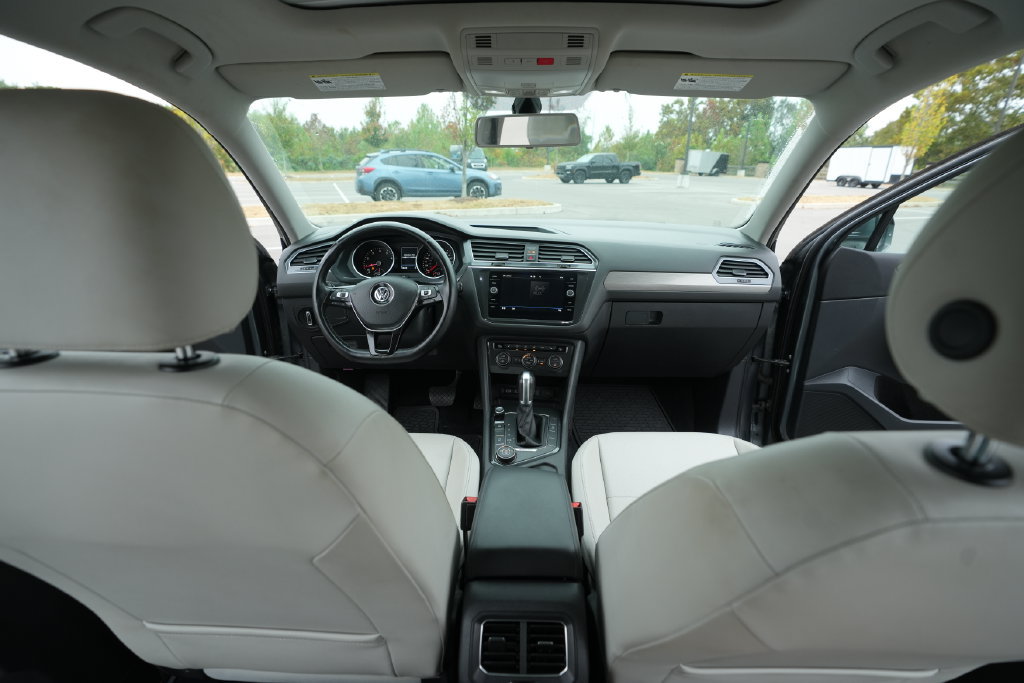 Used 2018 Volkswagen Tiguan SE w/ Panoramic Sunroof Package AWD/4WD image 25