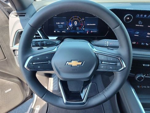 New 2025 Chevrolet Suburban Premier image 11